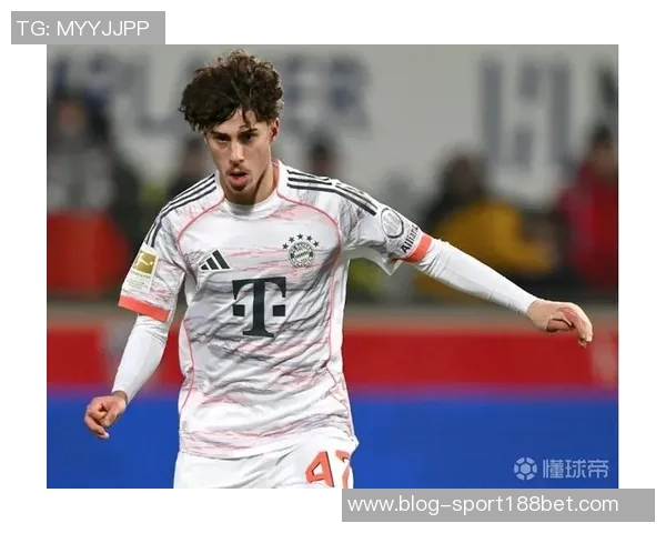 拜仁16岁中卫基亚拉父亲与曼城蓝军洽谈潜在转会事宜